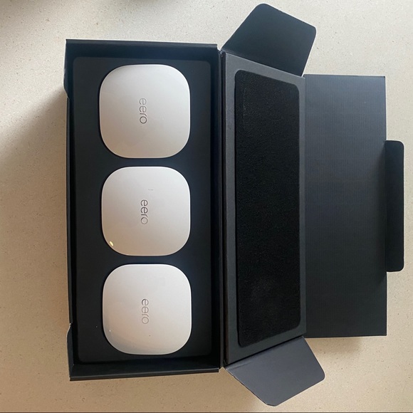 eero - AC Dual-Band Mesh Wi-Fi System (3-pack) - NEVER USED - Picture 3 of 9